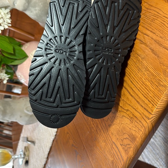 UGG Black Lo Pro Fold Over Boots - Picture 8 of 14